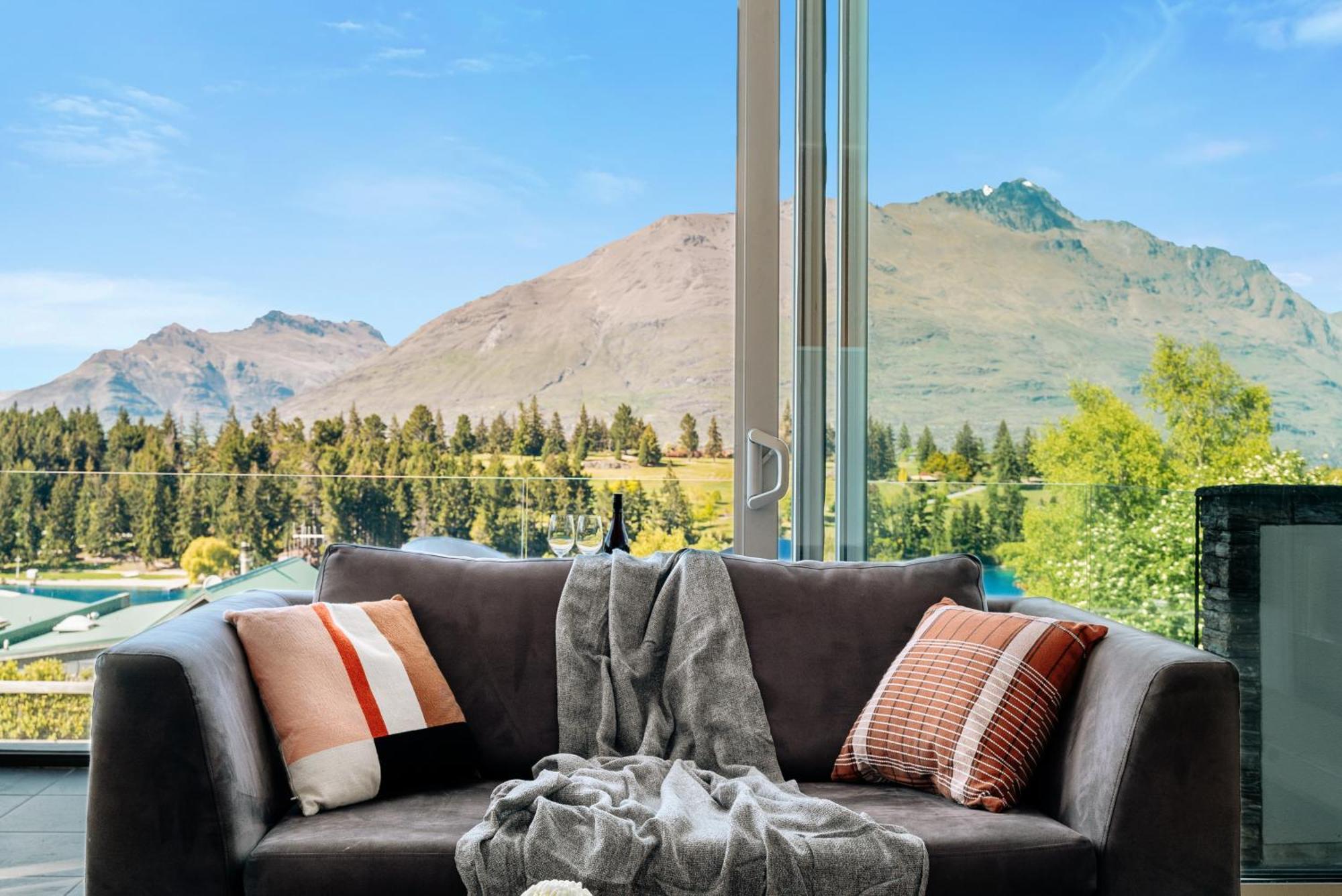 Modern Executive Living In Pounamu Queenstown Exterior foto
